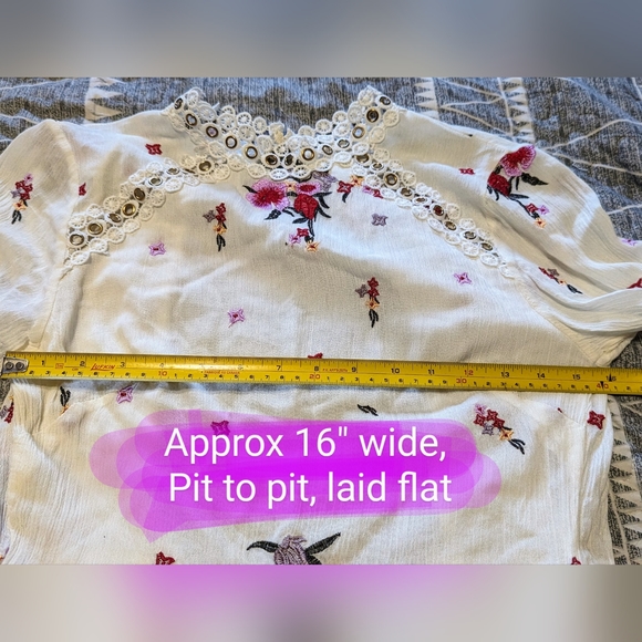 Indikah brand, shorts romper, ladies size 8, white w/gorgeous embroidery details - Picture 4 of 16